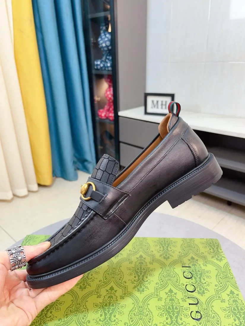 Men's shoes 💰500🌹🌹[GUCCI Gucci] A new style of formal men's leather shoes is coming ~ The original quality upper is made of Italian cowhide➕The leather is soft and delicate, comfortable and soft. The top layer of genuine leather, rubber wear-resistant outsole, the shoe shape is dignified and domineering, and the luxury charm is not concealed! The natural and free nouveau riche leads the trend. Code number: 38-44